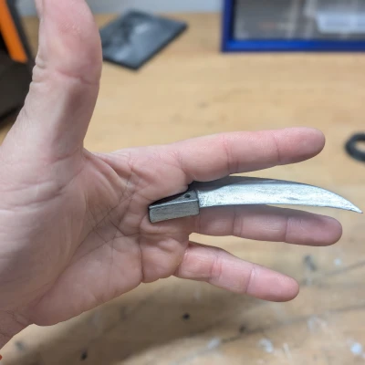 Móng Vuốt Cosplay Kẹp Giữa Ngón – Lưỡi Prop Gắn Ngón Tay