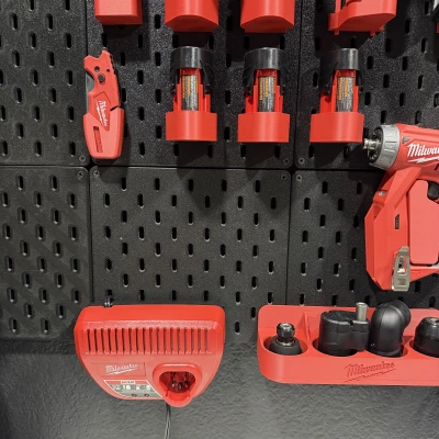 Giá treo sạc Milwaukee M12 cho IKEA SKADIS (mount)