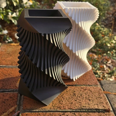 Tái Hiện Nghệ Thuật: Bình Hoa Helix