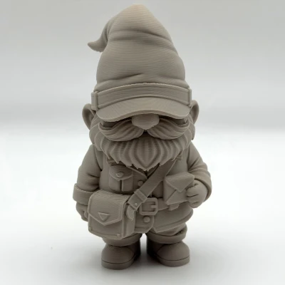 Chú Lùn Bưu Tá Khu Vườn (Garden Gnome Mailman)