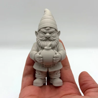Bomb Garden Gnome – Tượng Gnome Ôm Bom Trang Trí
