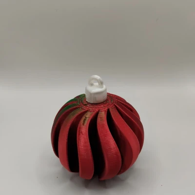 Quả châu Giáng Sinh (Christmas bauble) xoắn ốc