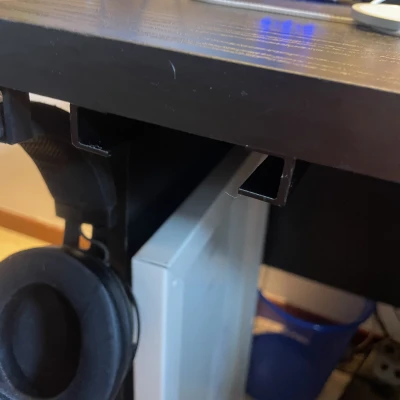 Ngàm MagSafe gắn dưới bàn kiểu tàng hình – iPhone 12 Mini