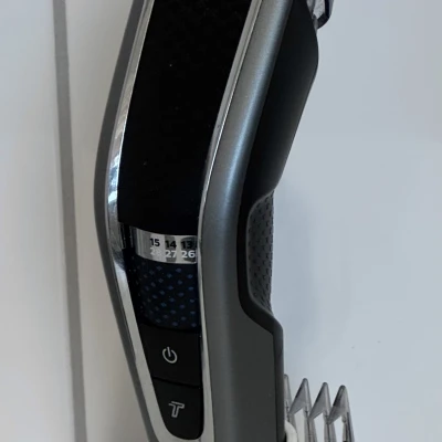 Chân đế cho Philips Hairclipper series 5000 & 7000 HC5650