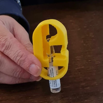 Dụng cụ bẻ ống thuốc (Vial Breaker / casse-ampoule)