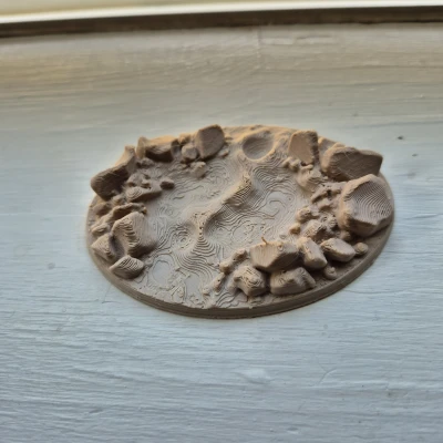 Một đế đá (A rock base)