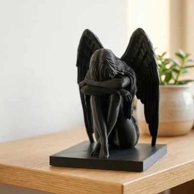 Tượng Thiên Thần Khóc (Crying Angel Sculpture)