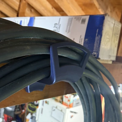 Giá treo vòi tưới vườn - gắn rafter 2x6