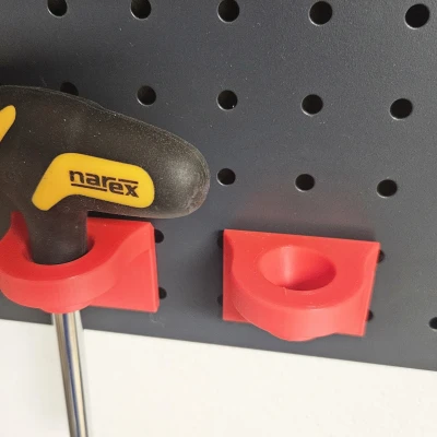 Holder tua vít cho pegboard (Pegboard screwdriver holder)