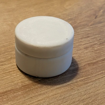 Hộp tròn có nắp vặn (Case with screw cap)