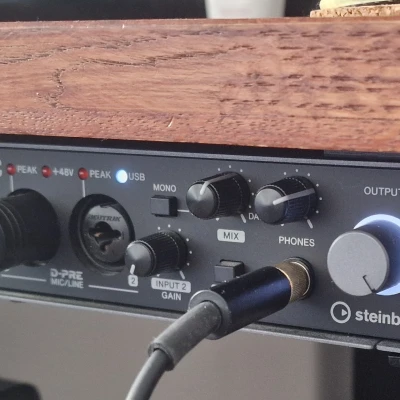 Steinberg UR22C - Audio Interface - Giá treo dưới mặt bàn