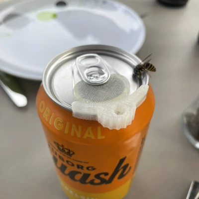 SlideSip: Nắp bấm gọn, trượt mở đơn giản cho lon soda