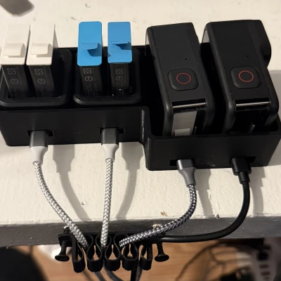 Giá đỡ sạc đôi cho GoPro và pin