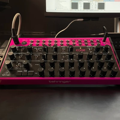 Chân đế để bàn cho BEHRINGER EDGE/SPICE/CRAVE/GRIND (bắt vít)