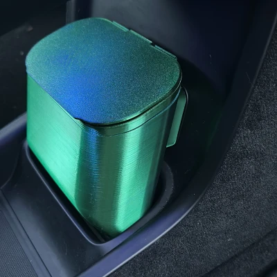 Thùng rác Polestar 4 lắp vừa center console