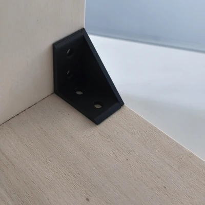 Corner square (Ke góc)