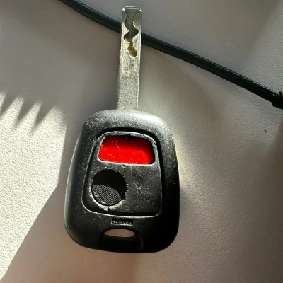 Nút bấm dẻo cho chìa khóa xe hơi