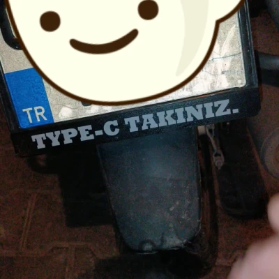 Bảng tên điều chỉnh gắn dưới biển số xe máy