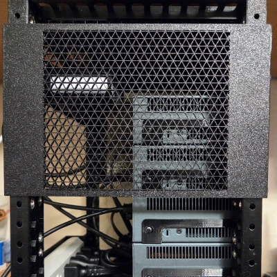 Tai rack 10 inch cho PC digital signage Seneca Element MP