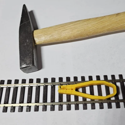 Dụng cụ giữ đinh H0 (Nails Holder H0 / Guide Clous HO)