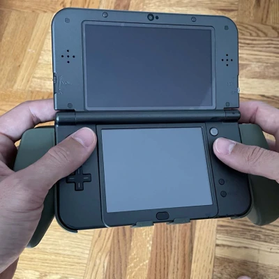 Tay cầm bản rộng công thái học cho New 3DS XL