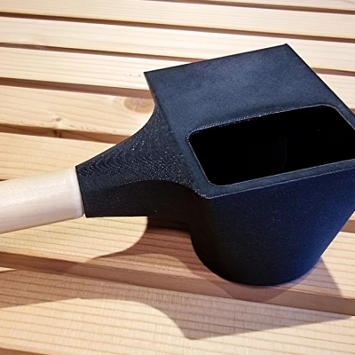 Muỗng múc nước sauna (Sauna Ladle) / Louche de sauna