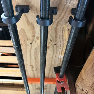 Móc treo kẹp ống 3/4" với mount dovetail giấu vít