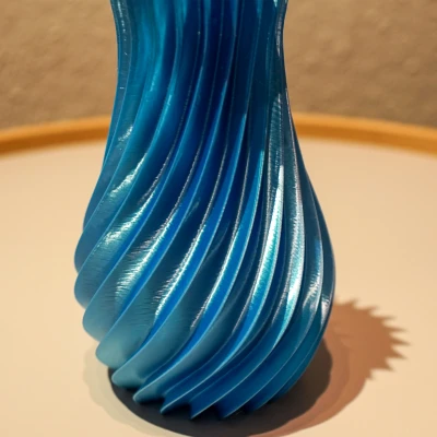 Bình Hoa Xoắn Ốc Vặn (Twisted Spiral Vase)