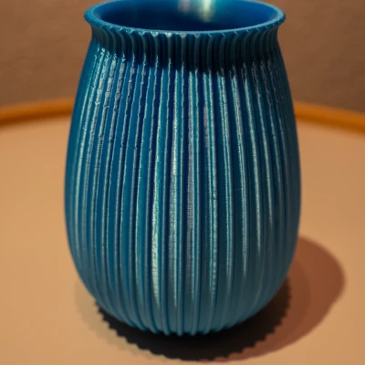 Bình Cắm Hiện Đại Gân Dọc (Ribbed Modern Vase)