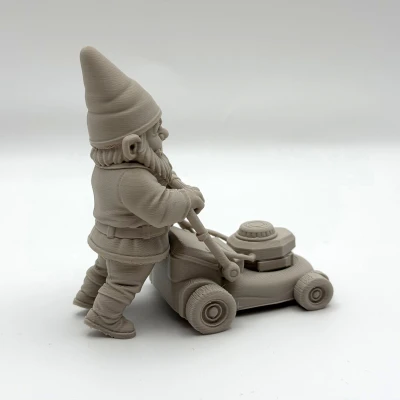 Gnome Làm Vườn Cắt Cỏ (Lawn Mower Garden Gnome)