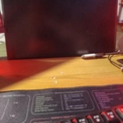 Giá treo/lưu trữ laptop dưới gầm bàn (Under-desk Laptop Storage)