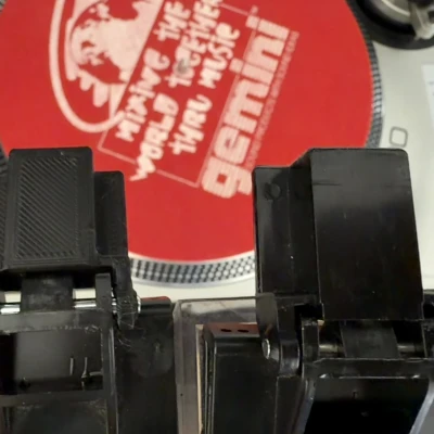 Bản lề thay thế cho nắp Gemini PT2000 (Replacement Lid Hinge)