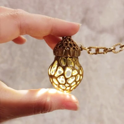 Mặt dây chuyền nhỏ hoa văn đục lỗ – Khuếch tán tinh dầu & đèn mini