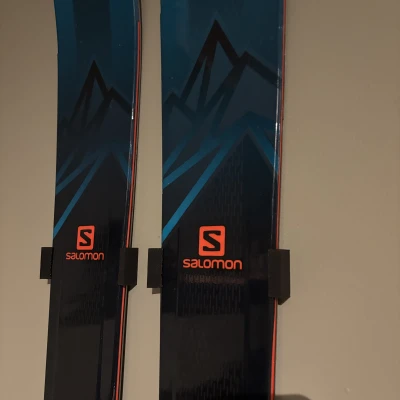 Móc treo ski (Ski hanger)