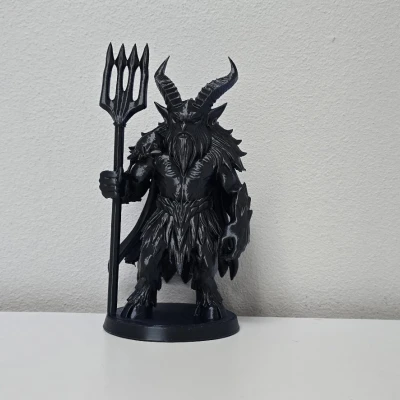 Vệ Binh Hoàng Gia Vực Sâu với Halberd