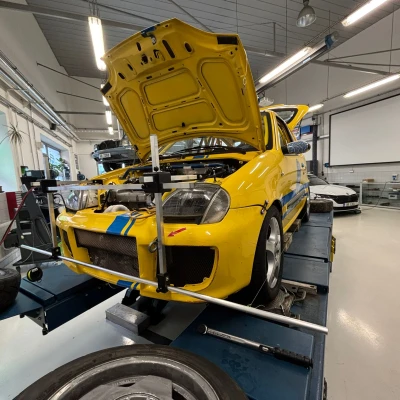 Đồ gá canh chỉnh bánh xe bằng dây (String Wheel Alignment Jig)