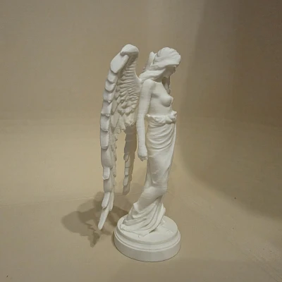 Angel of  Pieces – Tượng thiên thần cánh dài trang nhã