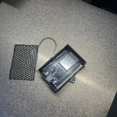 Vỏ treo tường công nghiệp Heavy-Duty cho ESP32