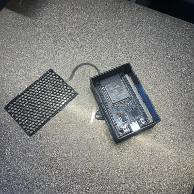 Vỏ treo tường công nghiệp Heavy-Duty cho ESP32