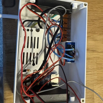 Hộp Báo Động Trong Nhà (House Alarm Box)