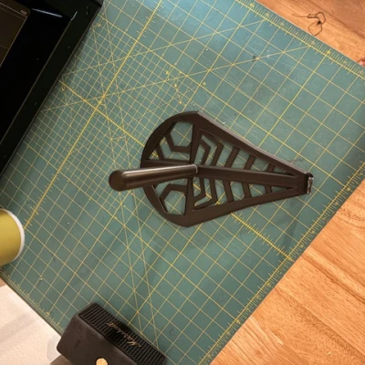 Đế trưng bày nón đơn giản (Simple Helmet Stand)