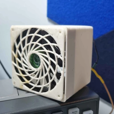 Lưới quạt và vỏ Noctua (Noctua fan grid and case)