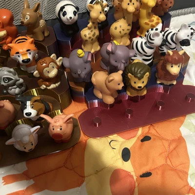 Kệ trưng bày Little People (Little People Display Stand)