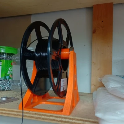 Giá đỡ cuộn filament dễ dùng, không rắc rối