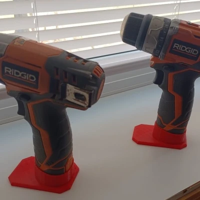 Chân đế đứng thẳng cho khoan/pin Ridgid AEG 12V