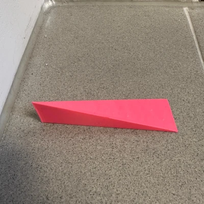 Doorstop – Chèn cửa dễ luồn, chỉnh bằng chân