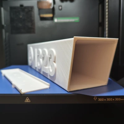 Hộp thư hiện đại tối giản – Jednoduchá poštovní schárnka s úchytem