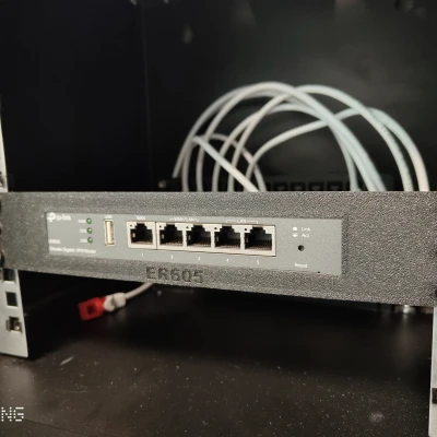 Giá đỡ rack 10" cho router TP-Link ER605 (Omada)