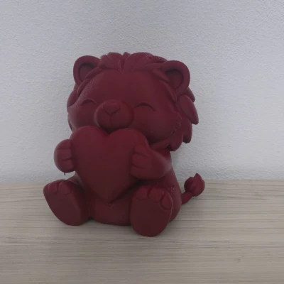 Tượng Sư Tử Đỏ Dễ Thương Cầm Trái Tim