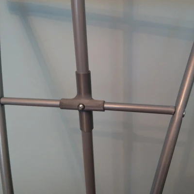 němý sluha - výztuha (gia cường)